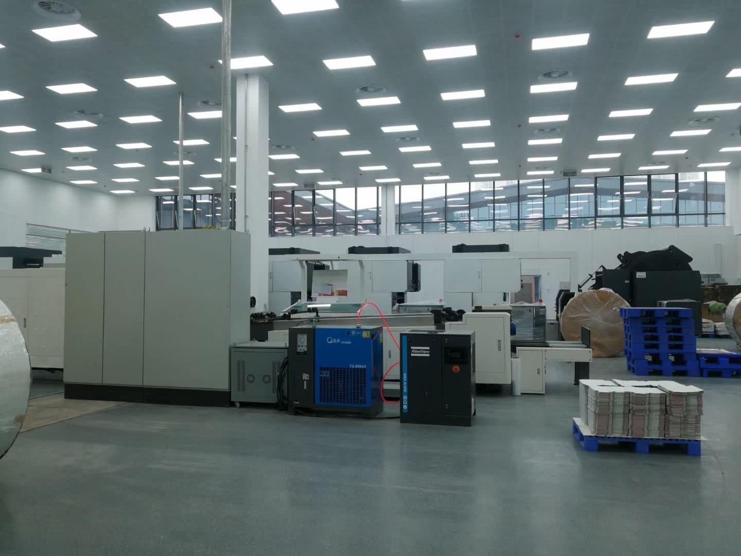 GA75, GA75+ Atlas Copco 100 HP Oil Injected Air Compressors 4 China Air Compressor Work factory