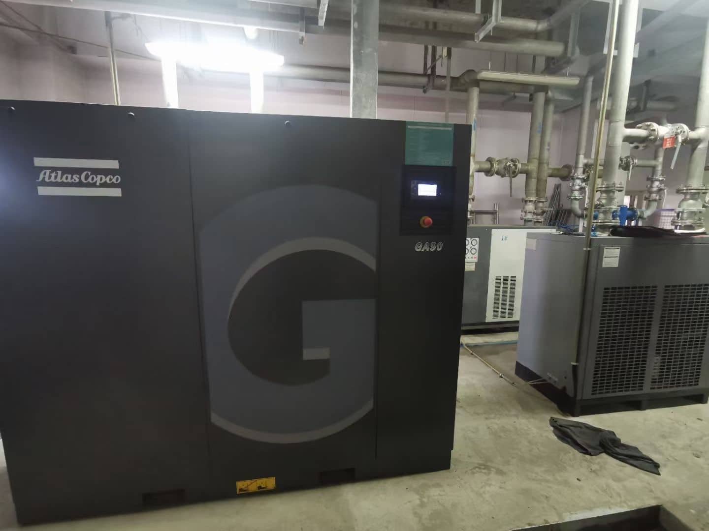 GA90, GA90+ Atlas Copco 120 HP Oil Injected Air Compressors 5 GA90 of Atlas Copco 90kw 120 hp Rotary air compressor