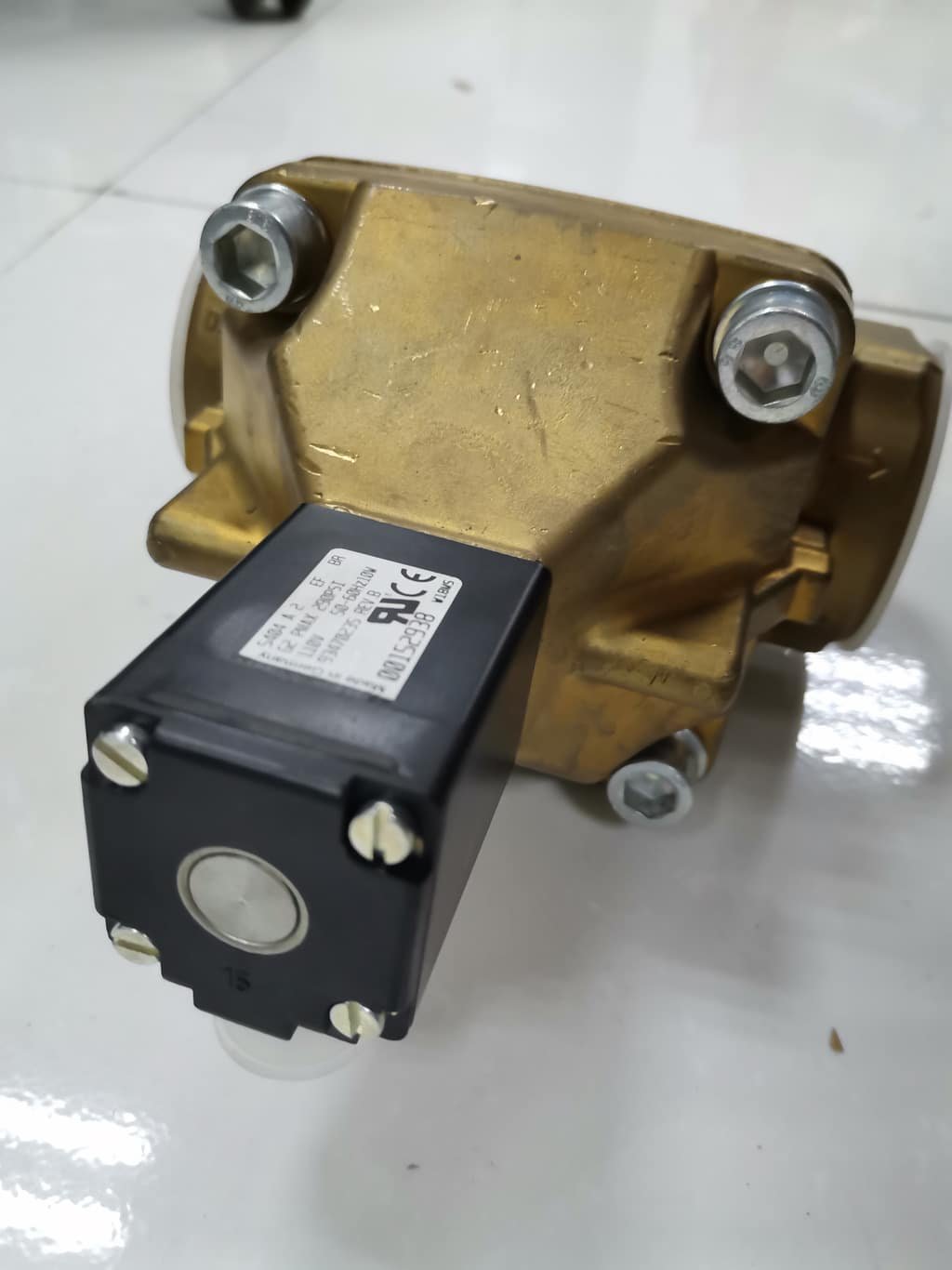 93470235 Original Solenoid Valve - Ingersoll Rand China Distributor Top Price 3 China Reliable Distributor for solenoid valve 93470235 for Ingersoll Rand IR parts OIL STOP VALVE