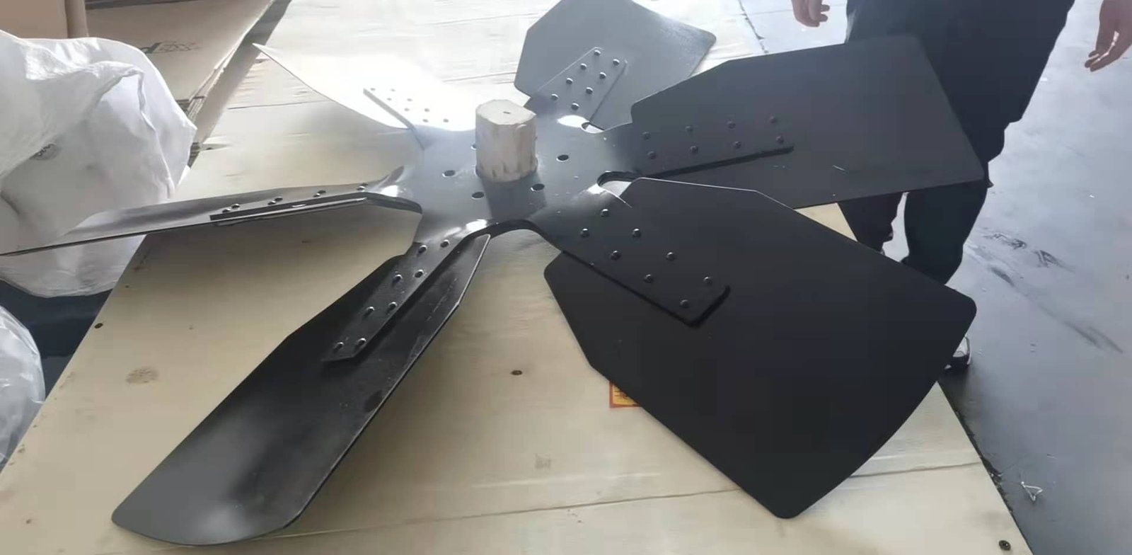 88291005-899 Sullair Screw Air Compressor Cooling Fan Blade China Supplier 3 88291005-899 Genuine Original Sullair Cooling Fan Blade